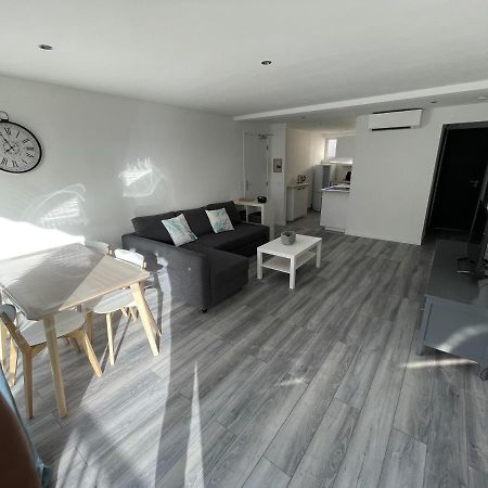 Spacious Marina & See View Appartment Кавалере-сюр-Мер Екстериор снимка